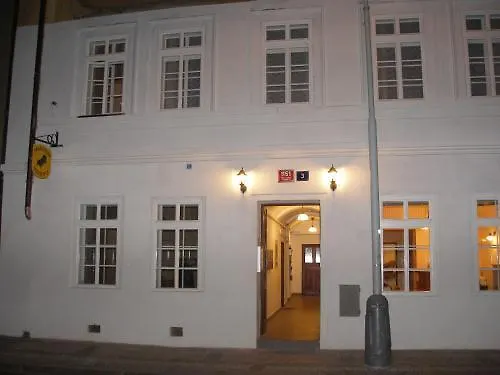 Aparthotel Davids Praag 3*,